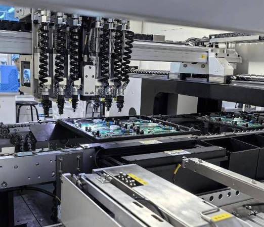 长虹智慧显示工厂 5G+工业互联网“双驱动”赋能产业链